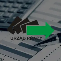 Staż z urzędu pracy dla studentów zaocznych? Zielona strzałka i kalkulator sugerują, że jest to możliwe.