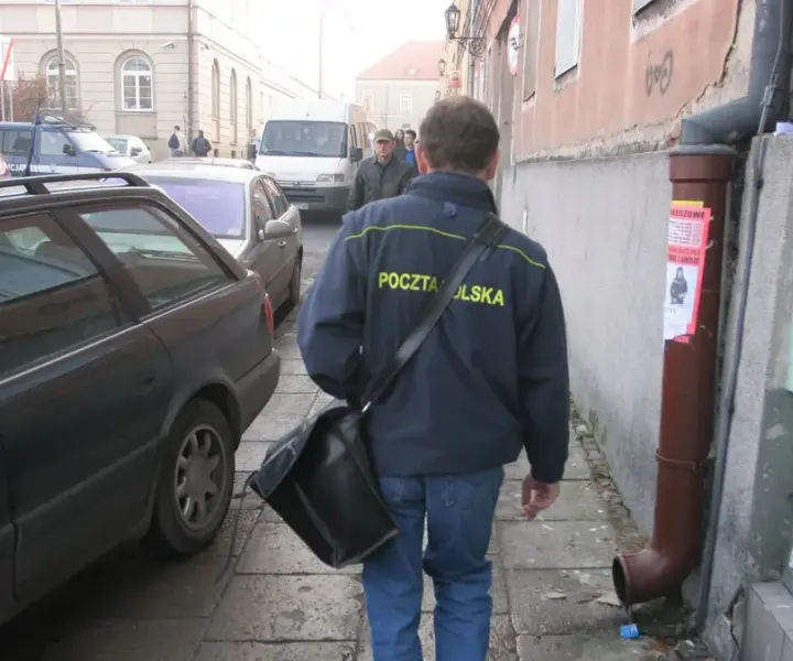 Kiedy pracownicy Poczty Polskiej dostaną akcje? Oto co musisz wiedzieć