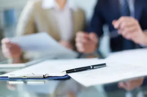 Jak udowodnić staż pracy w Anglii i uniknąć problemów z dokumentami