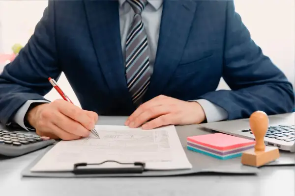 Praca zdalna z zagranicy a delegacja - Jak uniknąć błędów?