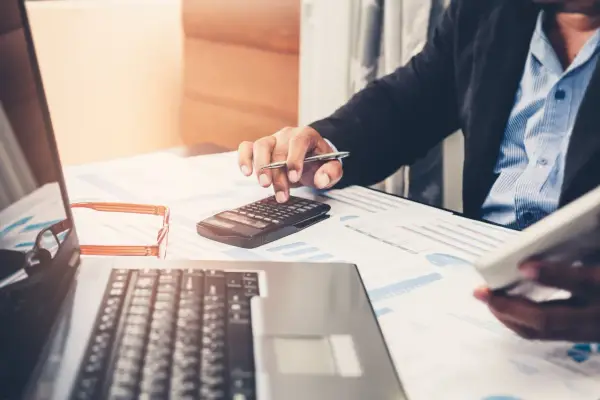 Staż w finansach i bankowości - Jak negocjować wyższe wynagrodzenie?