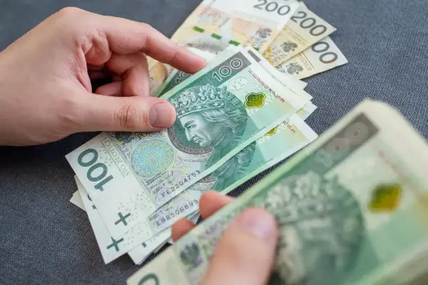 Zatrudnienie emeryta mundurowego - Jak rozliczyć ZUS bez błędów?